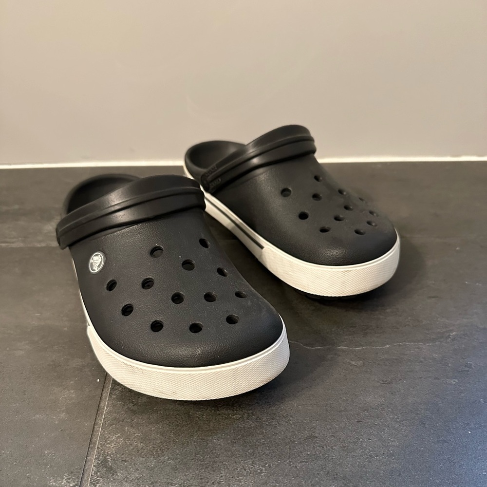 Crocs. Size M8-W10
